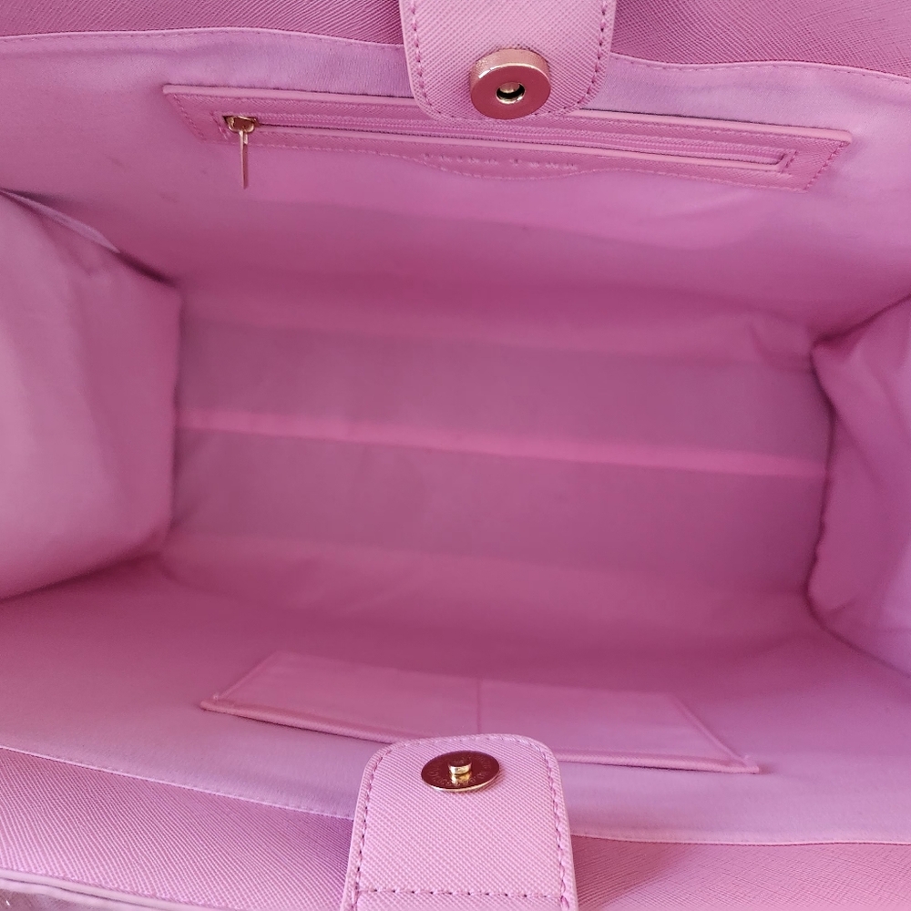 Stunning Trina Turk large bag! Weekender, Tote, Work bag, Travel bag! Anything! - Picture 6 of 12